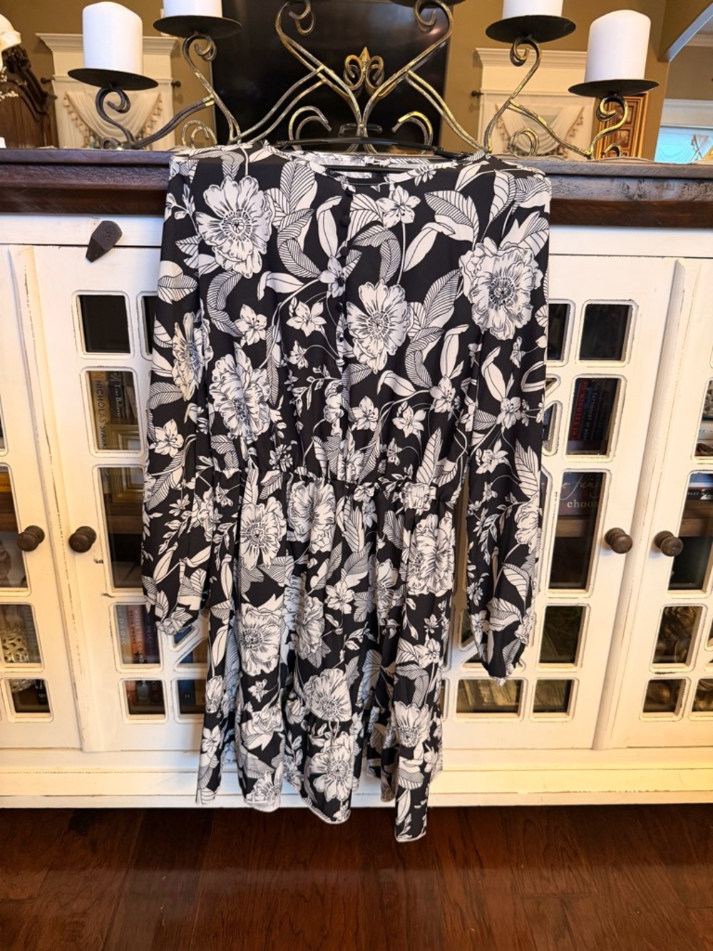 Women’s Black & White Floral Skirted Dress